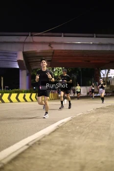 Runner Photo 4267608