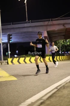 Runner Photo 4267624