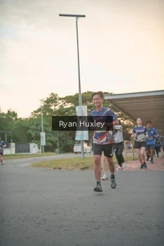 Runner Photo 4268414