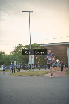 Runner Photo 4268624