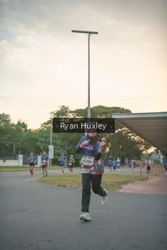 Runner Photo 4268673