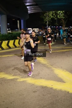 Runner Photo 4270500