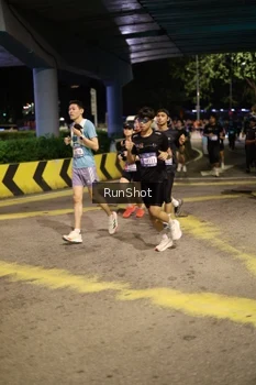 Runner Photo 4270578