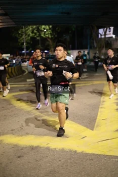 Runner Photo 4270595