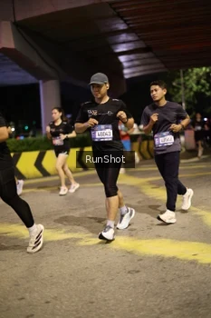 Runner Photo 4271072