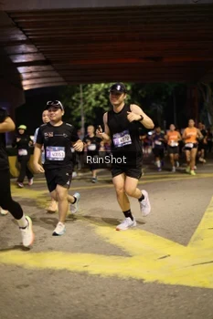 Runner Photo 4271171