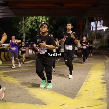 Runner Photo 4271311