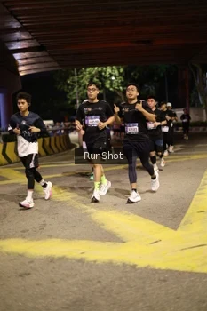 Runner Photo 4271394