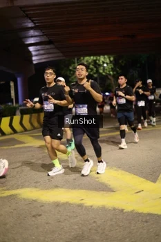 Runner Photo 4271399