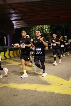Runner Photo 4271403