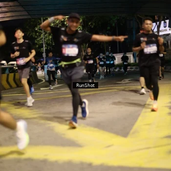 Runner Photo 4271563