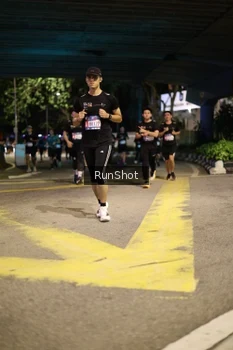 Runner Photo 4271580