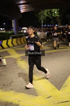 Runner Photo 4271768