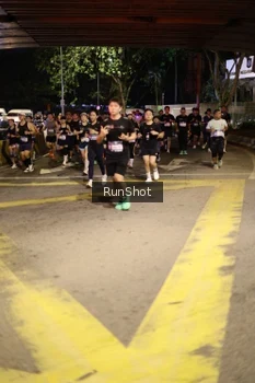 Runner Photo 4272155
