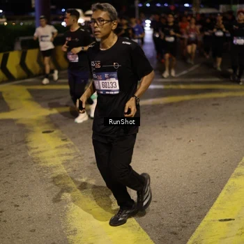 Runner Photo 4272873