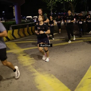 Runner Photo 4273124
