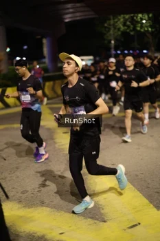 Runner Photo 4274372