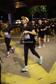 Runner Photo 4274373