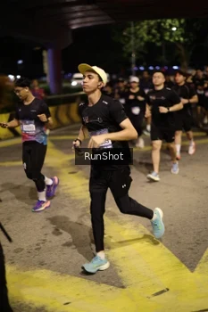 Runner Photo 4274375