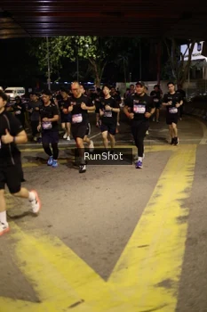 Runner Photo 4274384