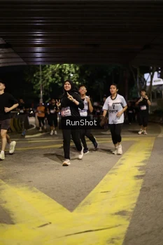 Runner Photo 4274590