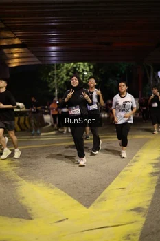 Runner Photo 4274594