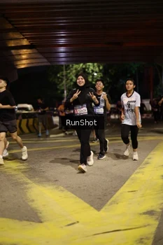 Runner Photo 4274595