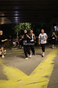 Runner Photo 4274596