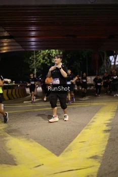 Runner Photo 4274612