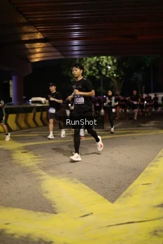 Runner Photo 4274709