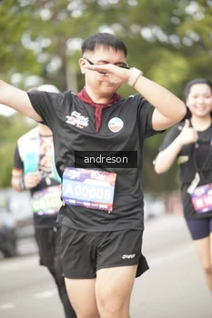 Runner Photo 4275968