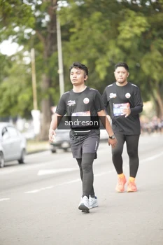 Runner Photo 4276012