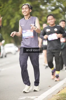 Runner Photo 4276112