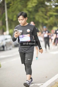 Runner Photo 4276373
