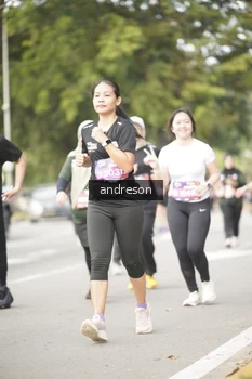Runner Photo 4276667