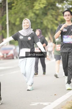 Runner Photo 4276702