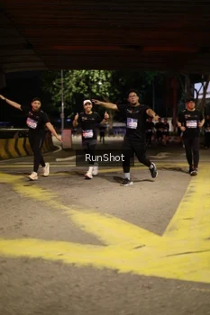 Runner Photo 4277100