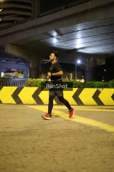 Runner Photo 4277715