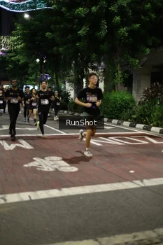 Runner Photo 4277865