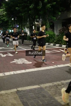 Runner Photo 4277986