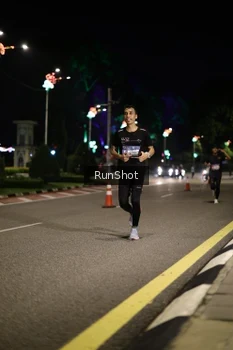 Runner Photo 4282300