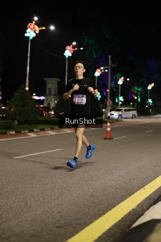 Runner Photo 4282704