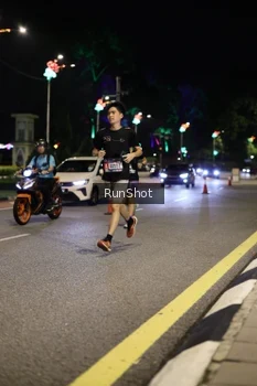 Runner Photo 4283471