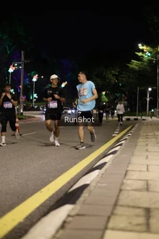 Runner Photo 4283692