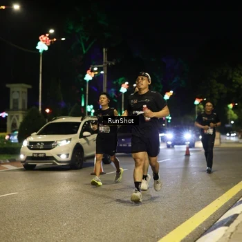 Runner Photo 4283773