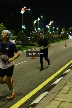 Runner Photo 4284000