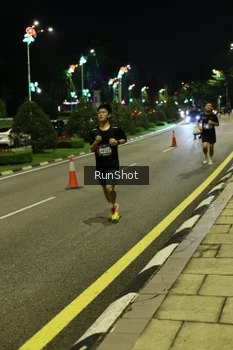Runner Photo 4284010