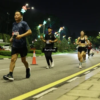 Runner Photo 4284063