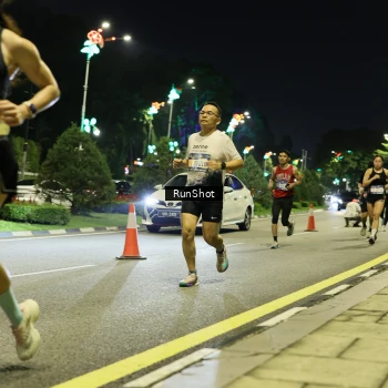 Runner Photo 4284075