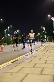 Runner Photo 4284378
